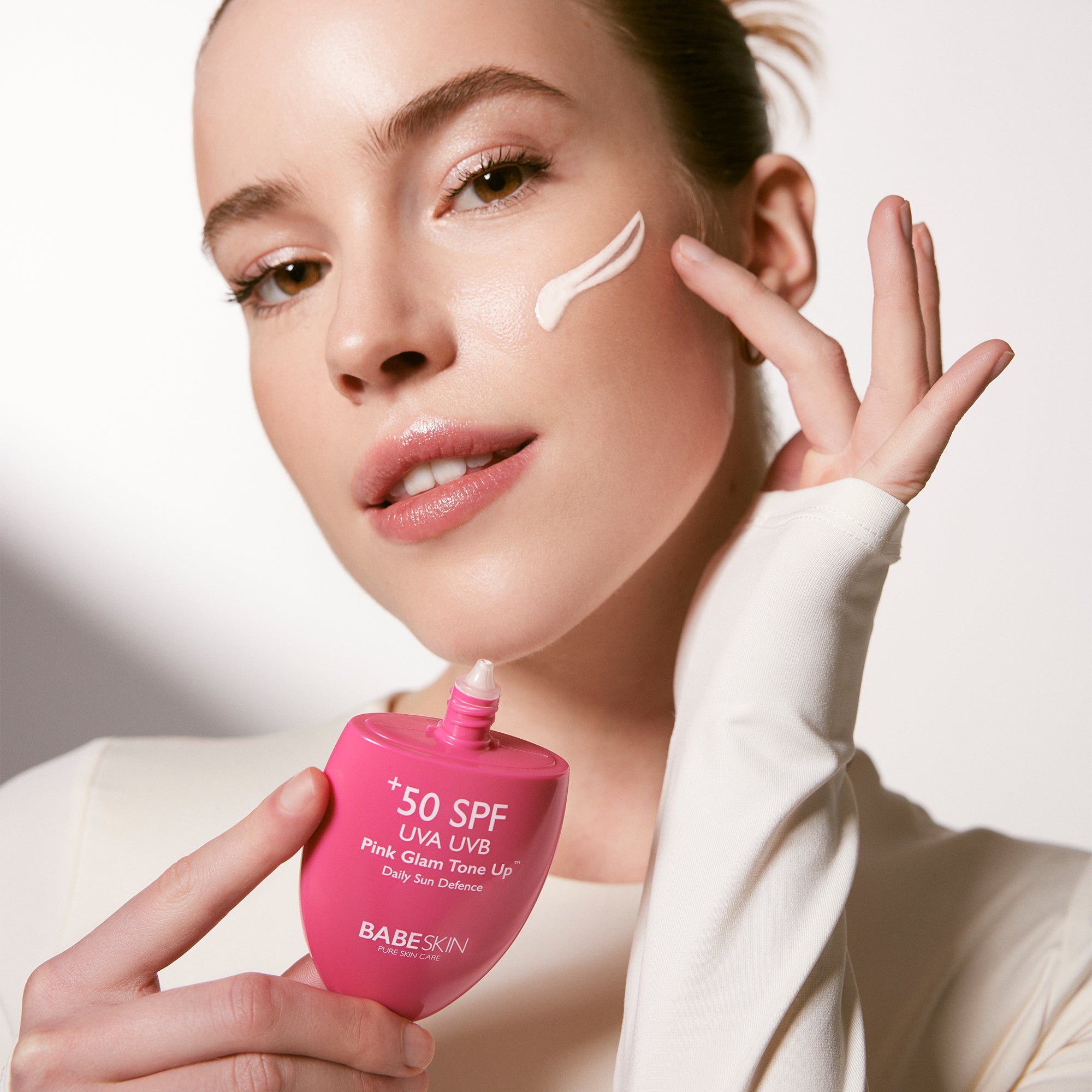 Renkli Güneş Kremi Nedir? Babeskin Tone Up SPF 50’nin Cilde Faydaları